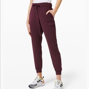 Lululemon On the Fly Woven Jogger 28” Size 4